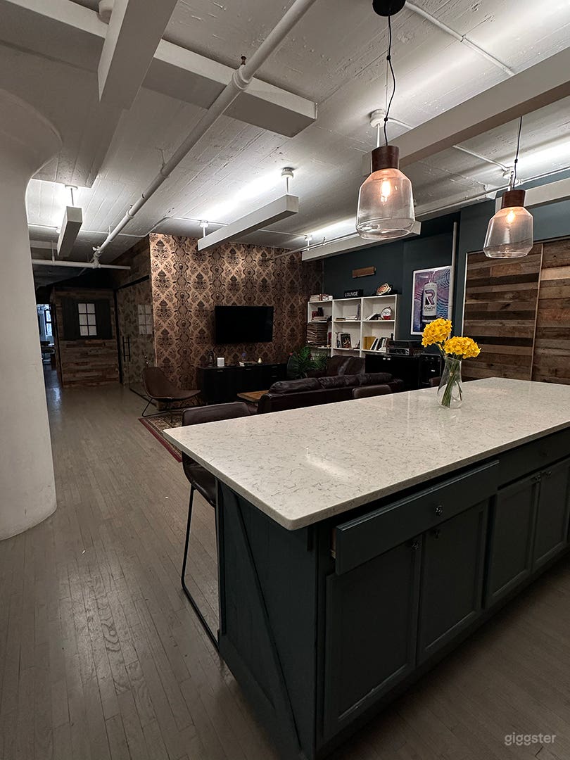 Intimate Photo Studio in Hudson Square Photo 4