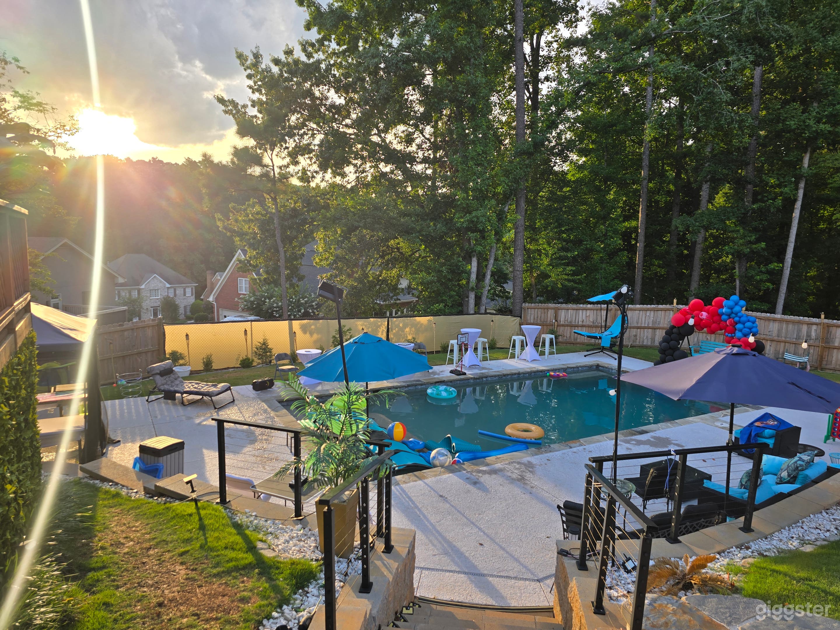 Island Vibe Oasis ~ Heated Pool Backyard ~ Dream Event Space Photo 2