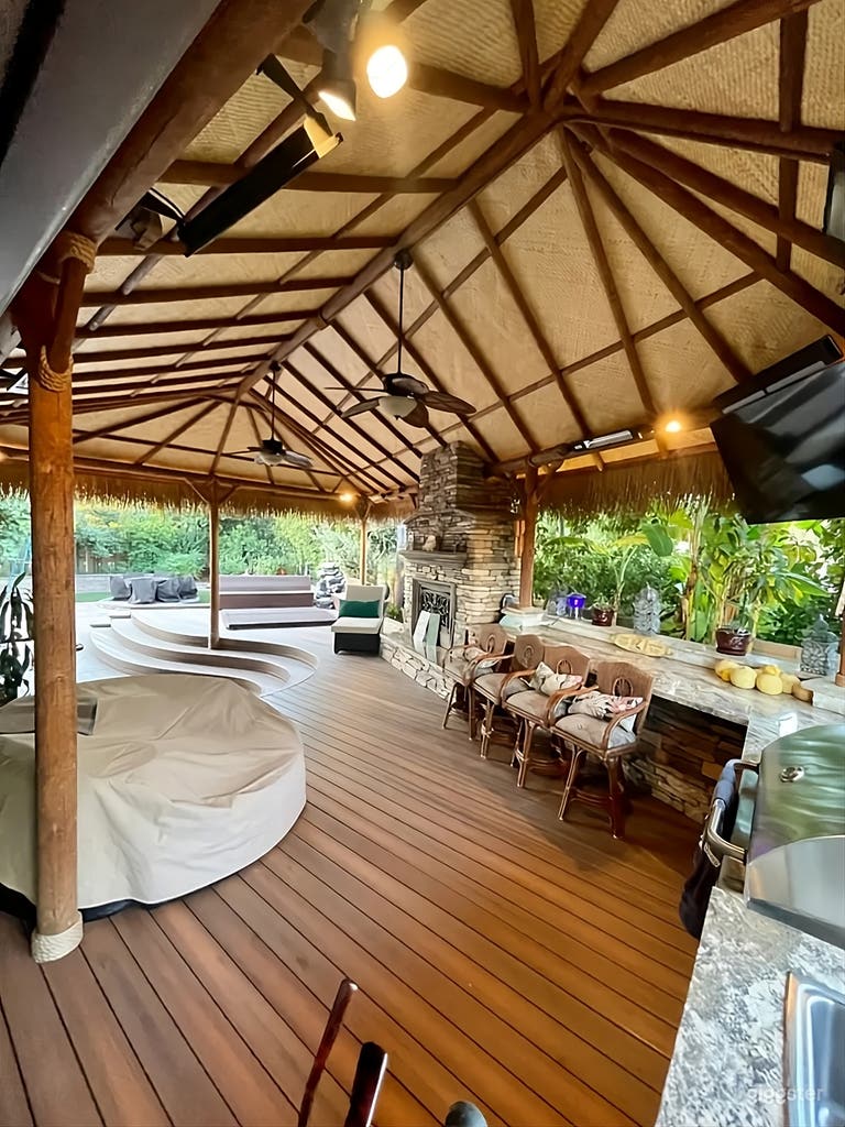  Tropical Tiki Backyard Retreat 