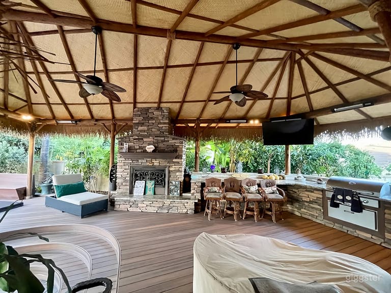  Tropical Tiki Backyard Retreat 