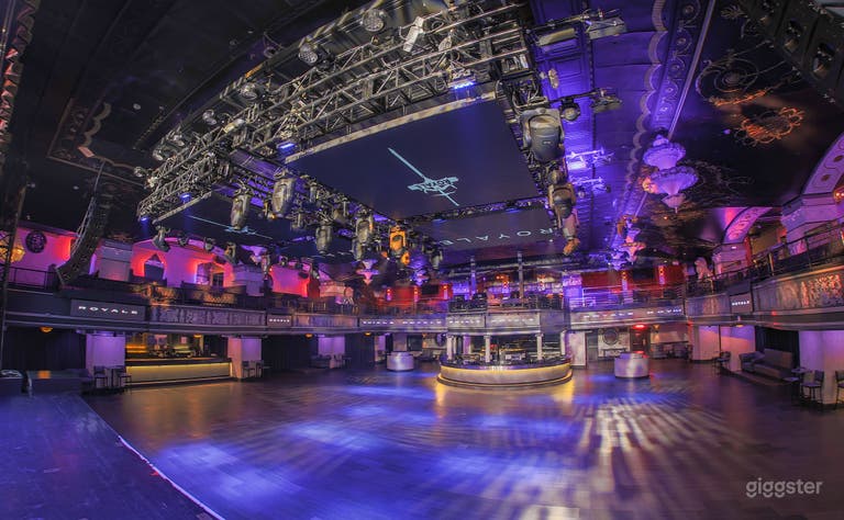  Classy Contemporary NightClub's Upstairs Balcony in Boston 