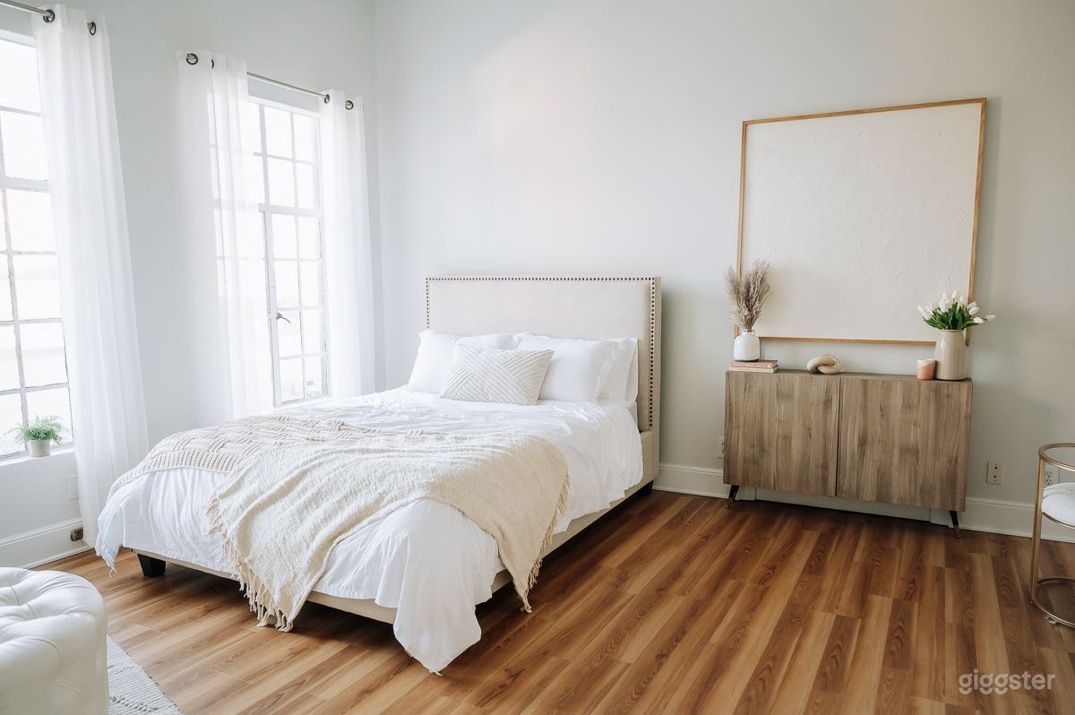 Minimalist White Loft in the heart of San Diego Photo 1