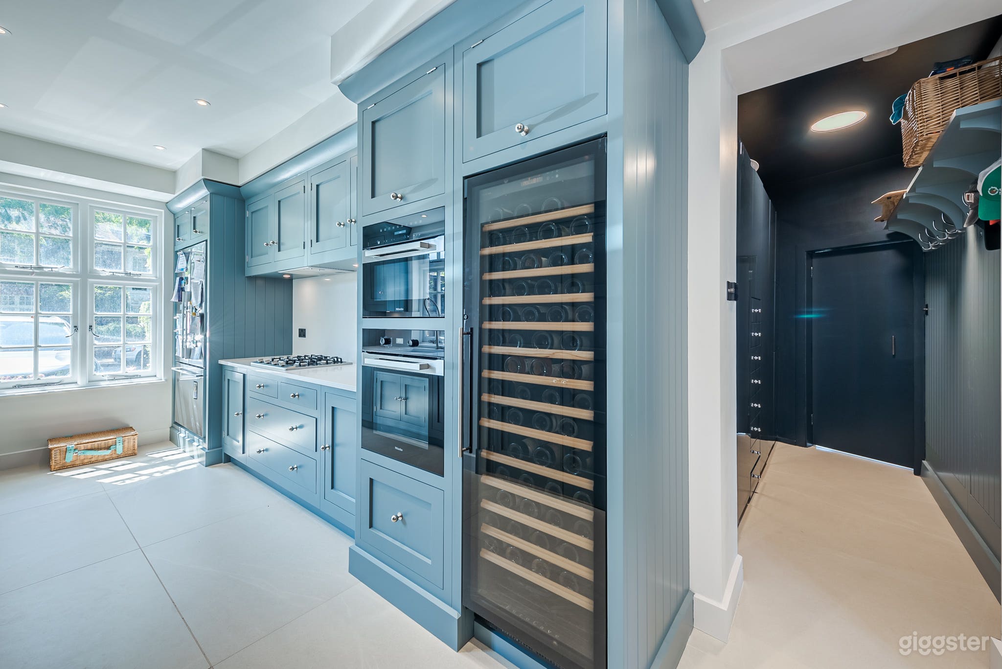 Period Family Home With Two kitchens and Garden Photo 3