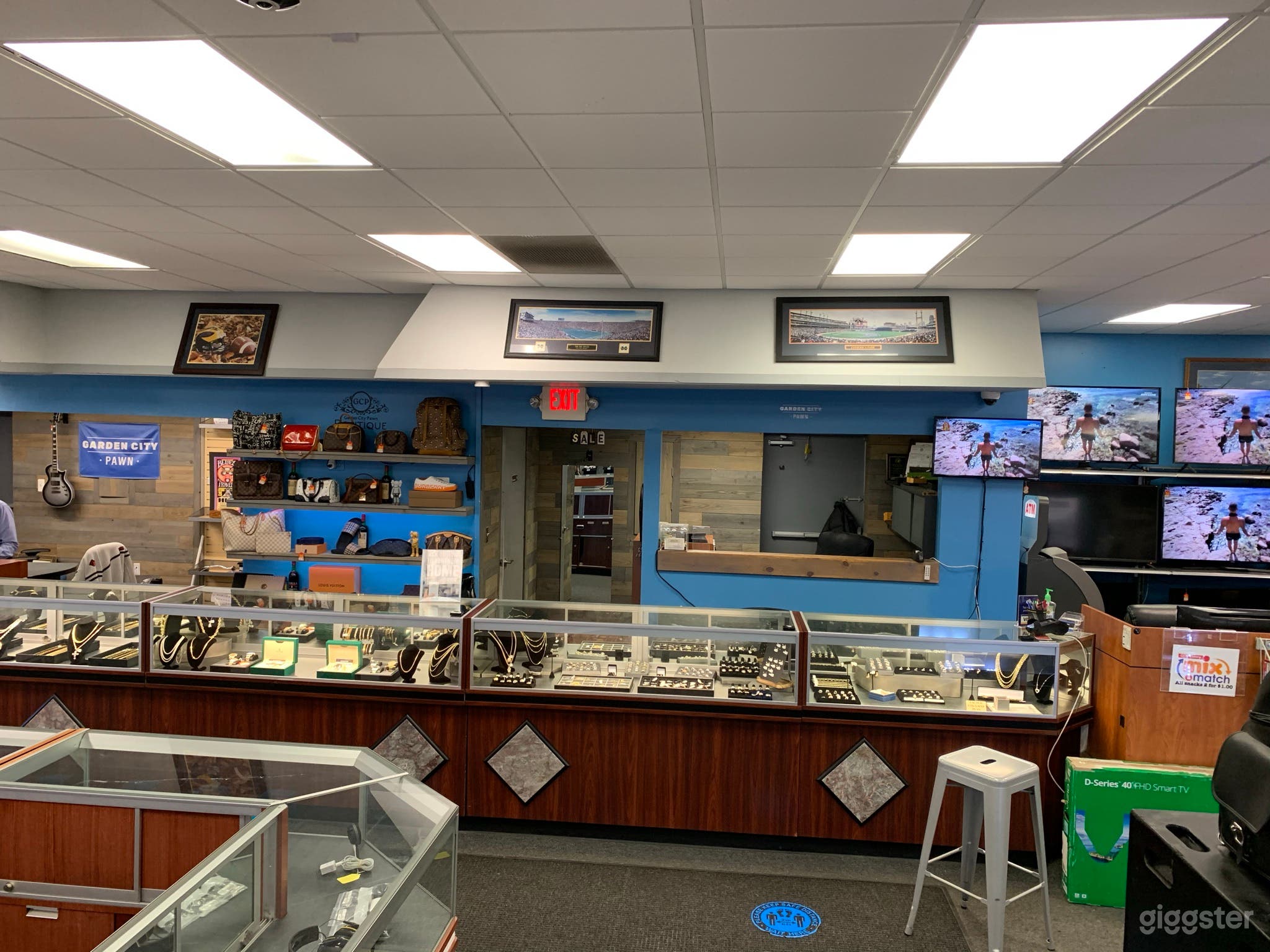 Luxury Pawn &amp; Jewelry Store Garden City, MI Photo 4