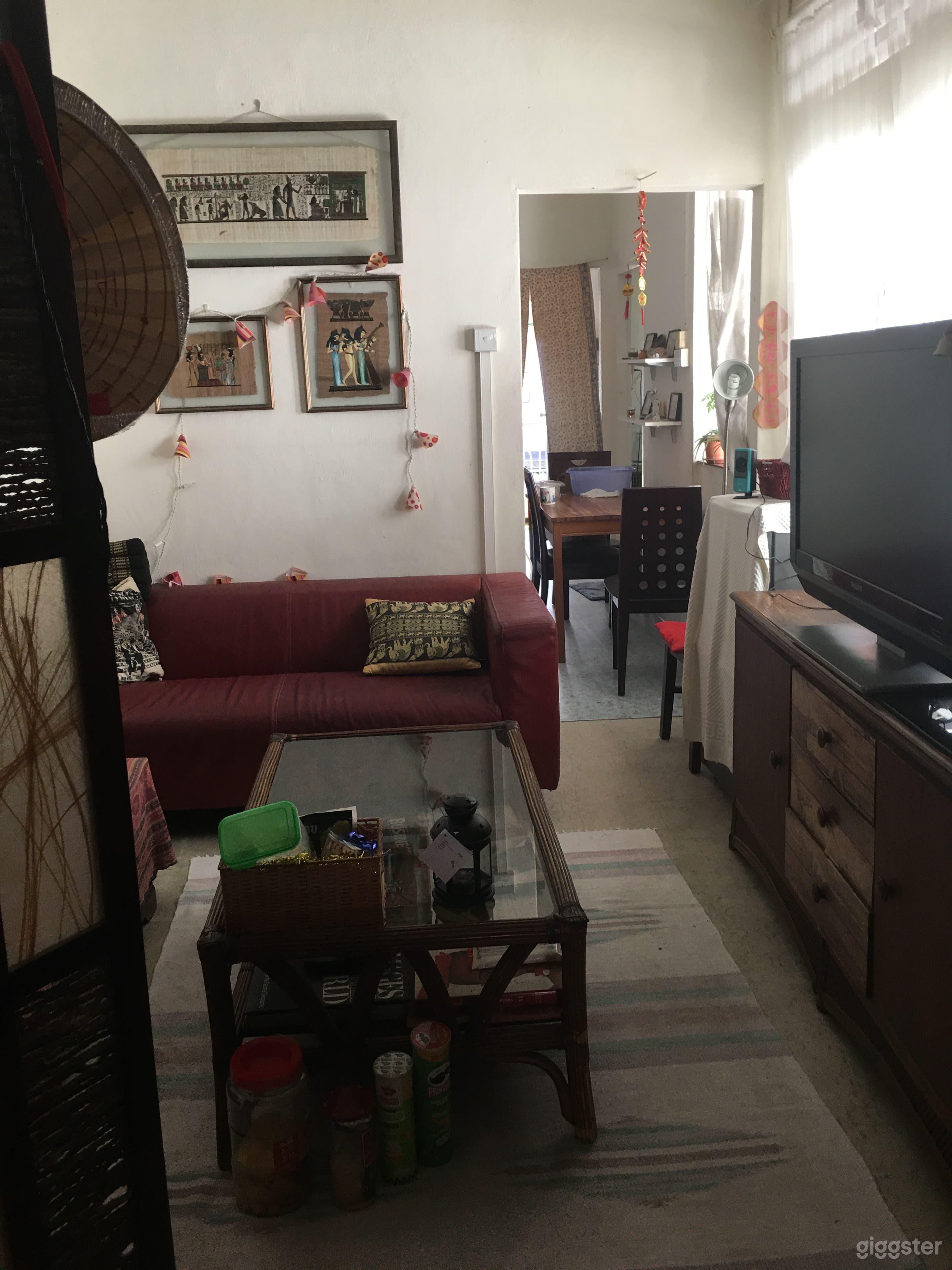 OLD FASHION BRITISH TOWNHOUSE Photo 4
