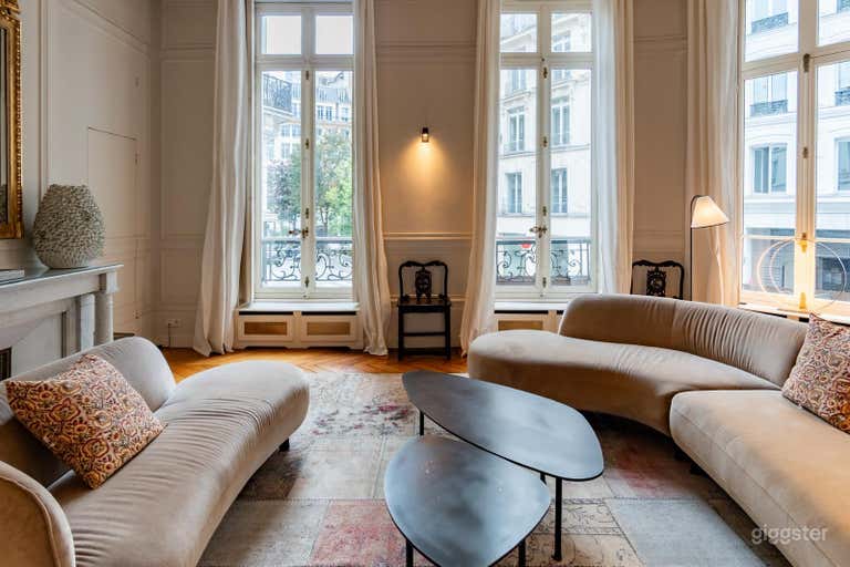  Bright, Elegant & Versatile Space 