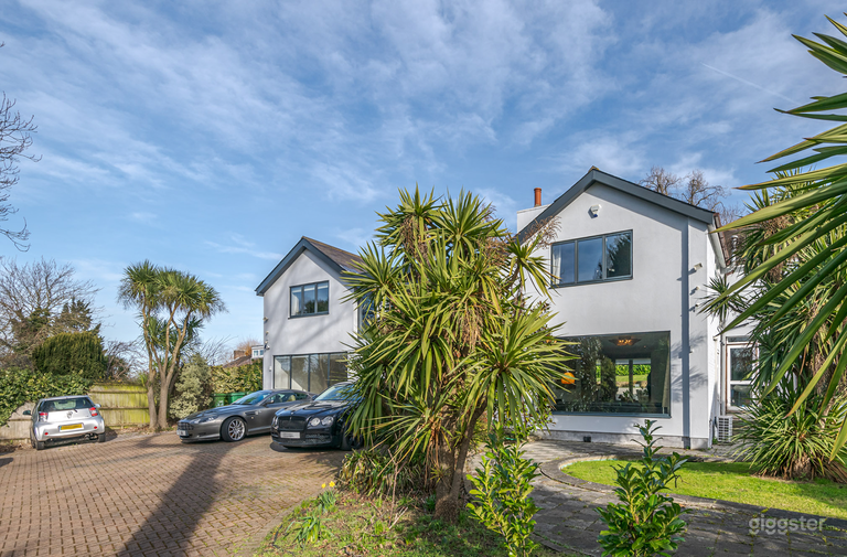  Spacious Home With Granny Flat and Huge Garden 