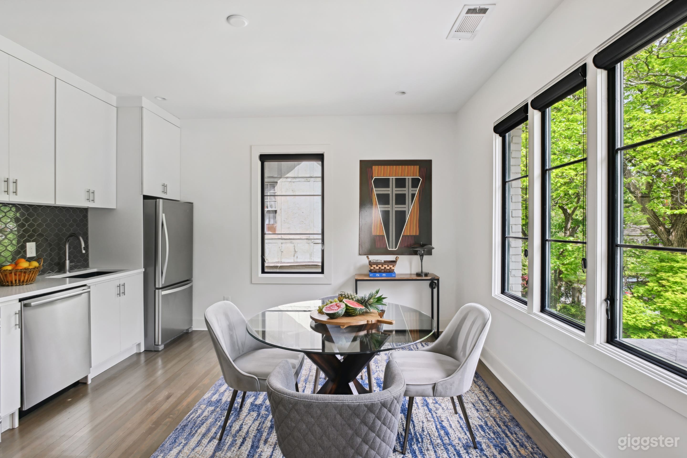 Le Bon: Stylish Poncey-Highland Retreat  Photo 4