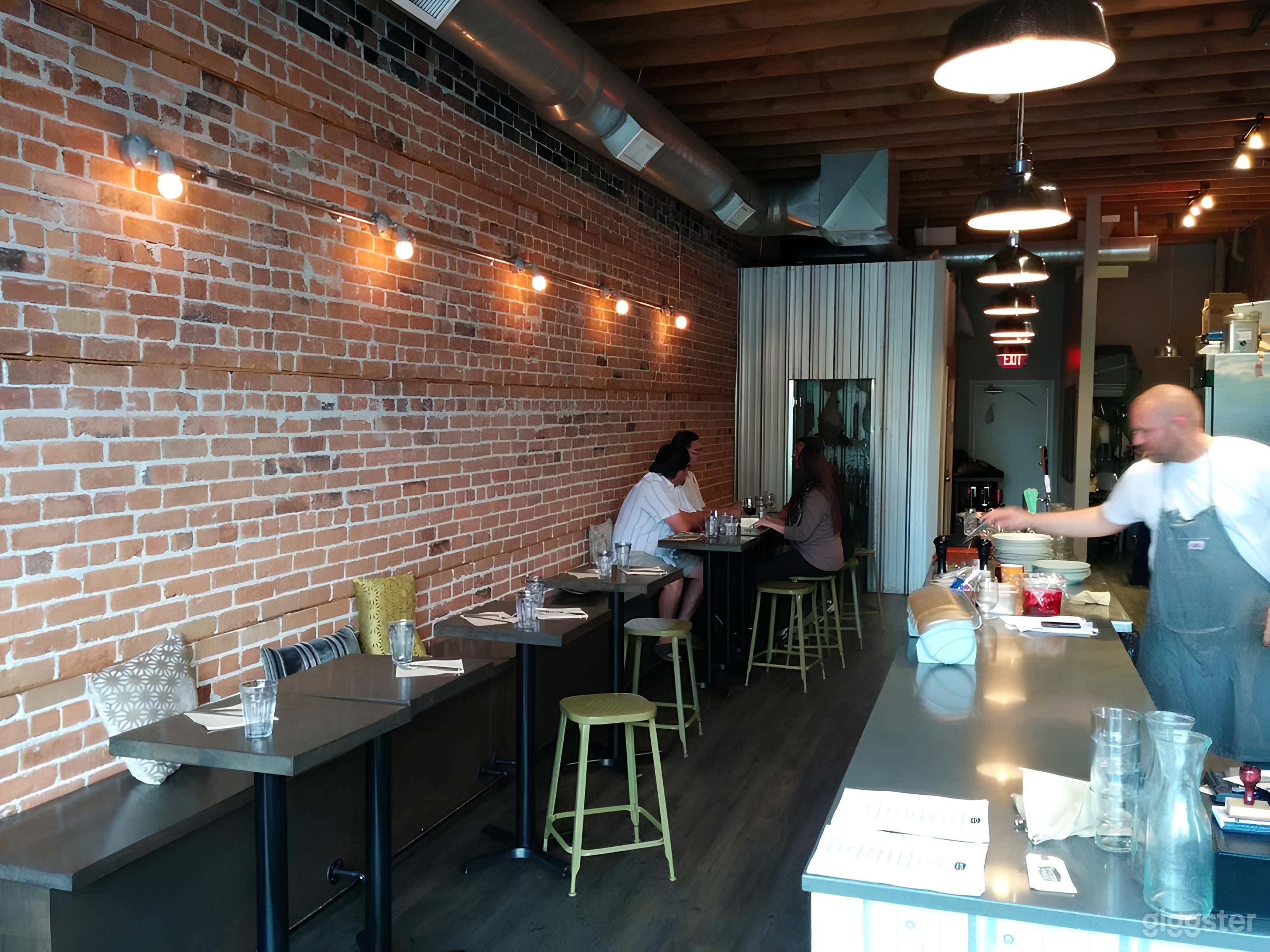 Charming &amp; Intimate Downtown Wine Bar Photo 3