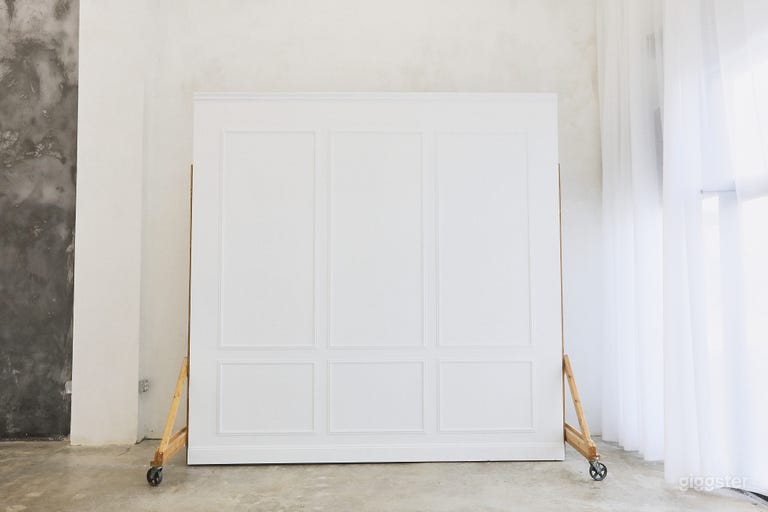  Natural Light Photography Studio  