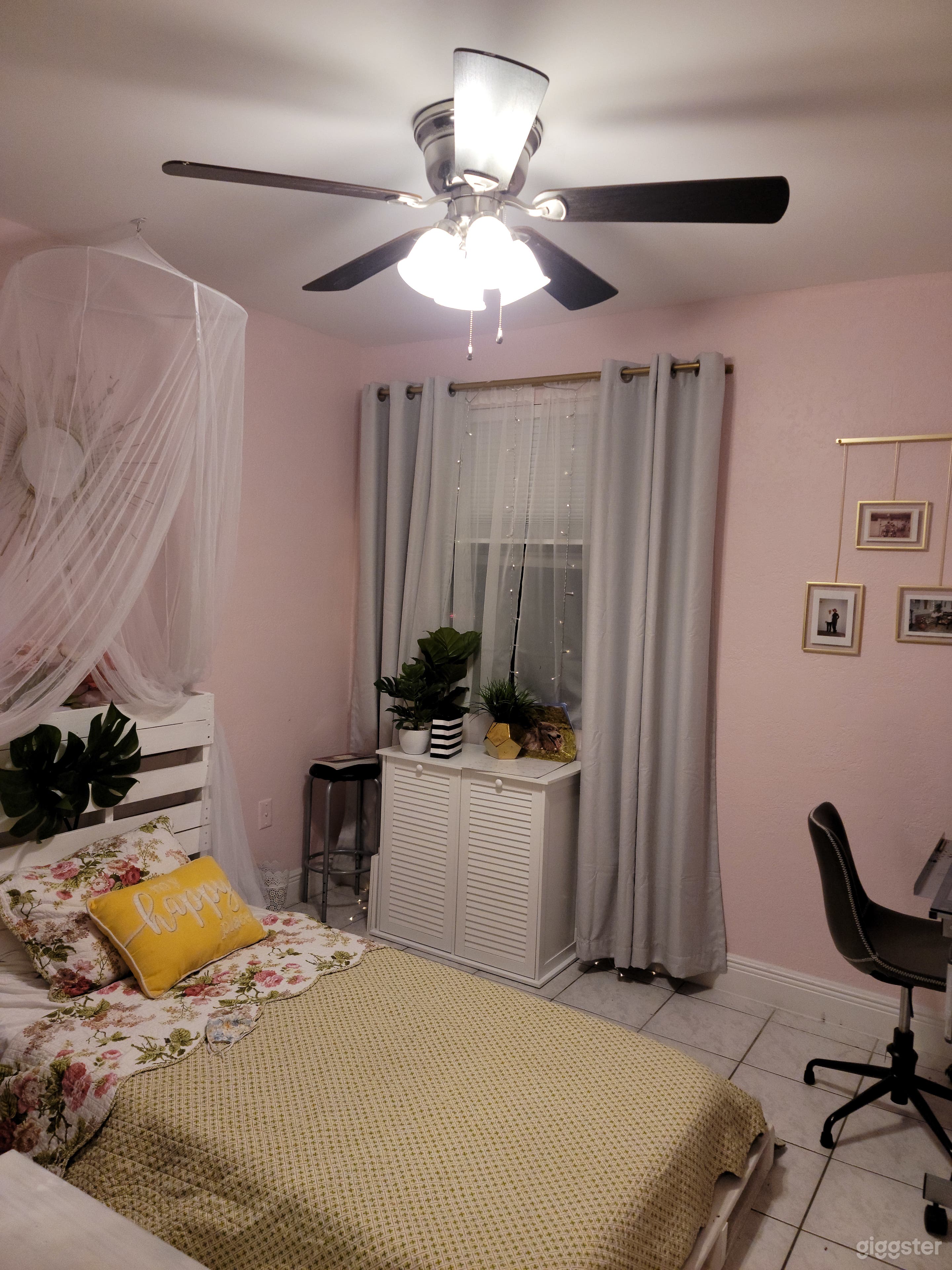 Teen or girl bedroom