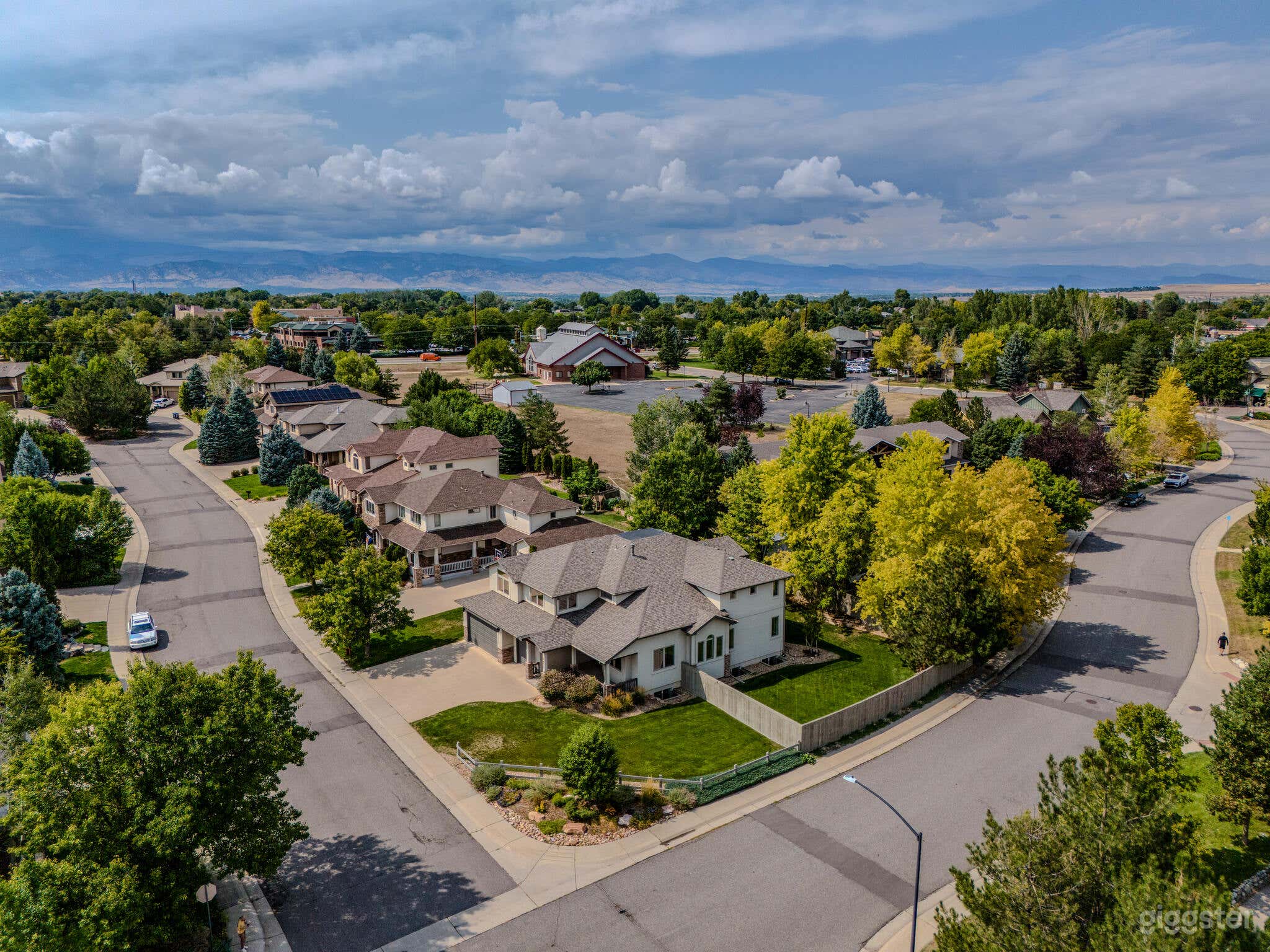 Luxury Home w/ Patio, Home Theater, Gym, Golf Sim Photo 3