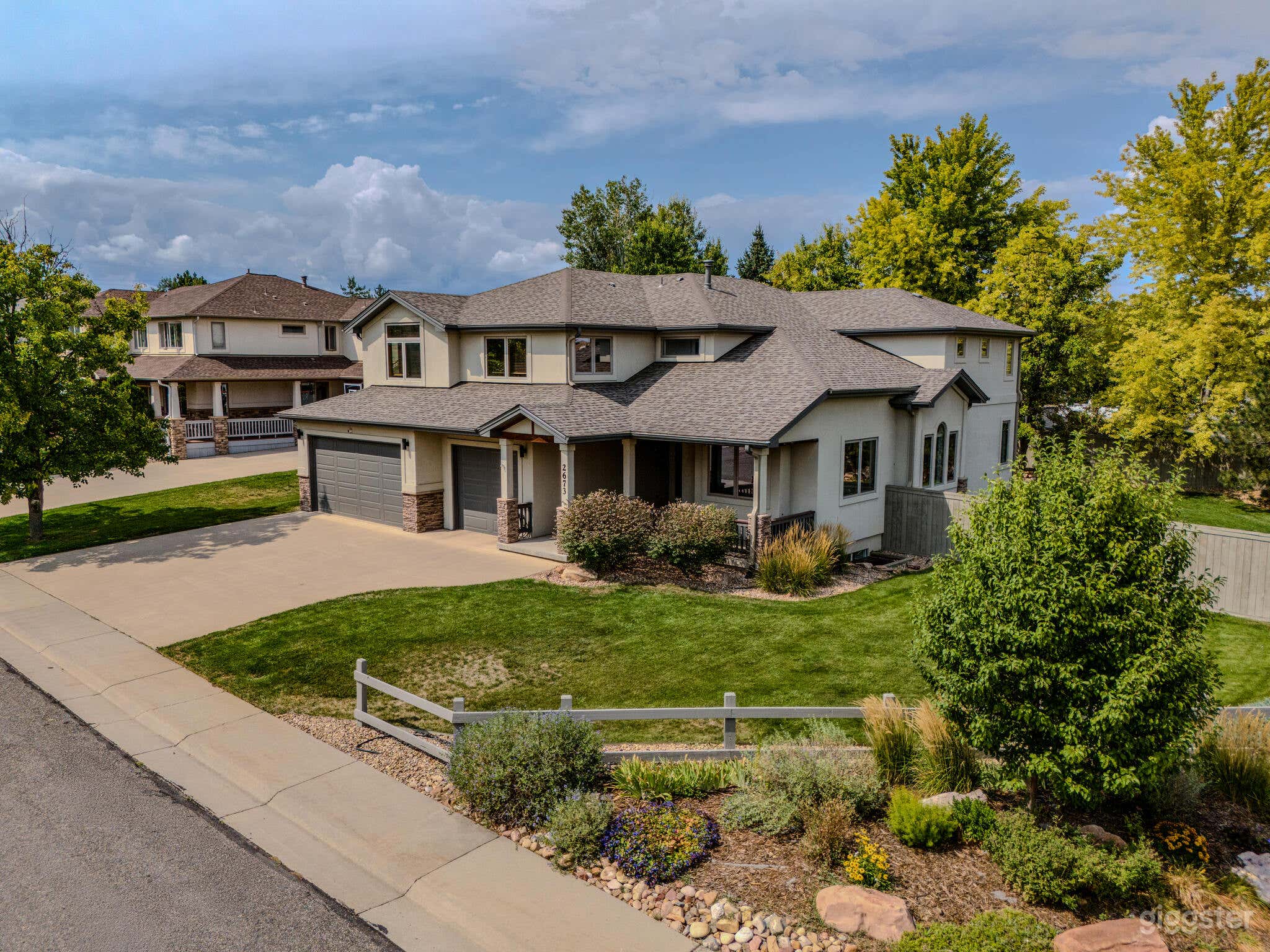 Luxury Home w/ Patio, Home Theater, Gym, Golf Sim Photo 2