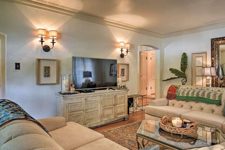  Designer home, Dressed and Ready to Shoot! 