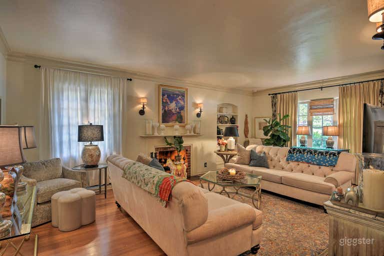  Designer home, Dressed and Ready to Shoot! 