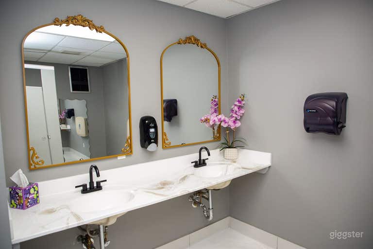  Elegant Venue Inside of a Historic Area-Navy Yard 