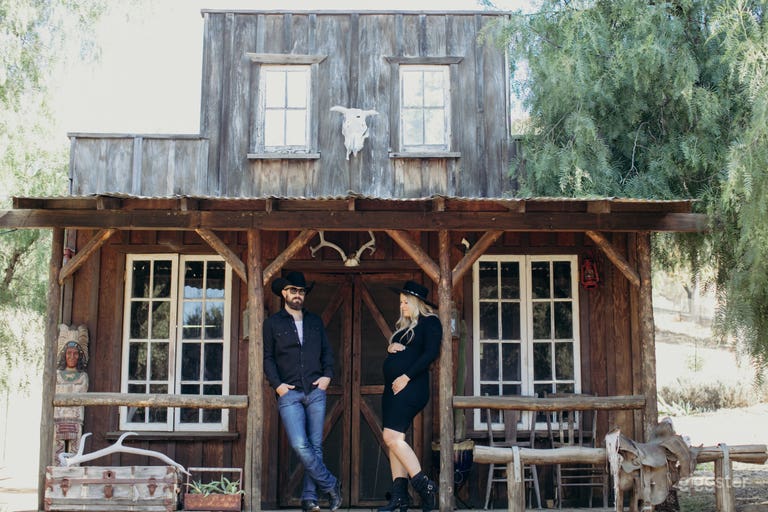  Beautiful Historic 10 Acre Ranch w/Panoramic Views 