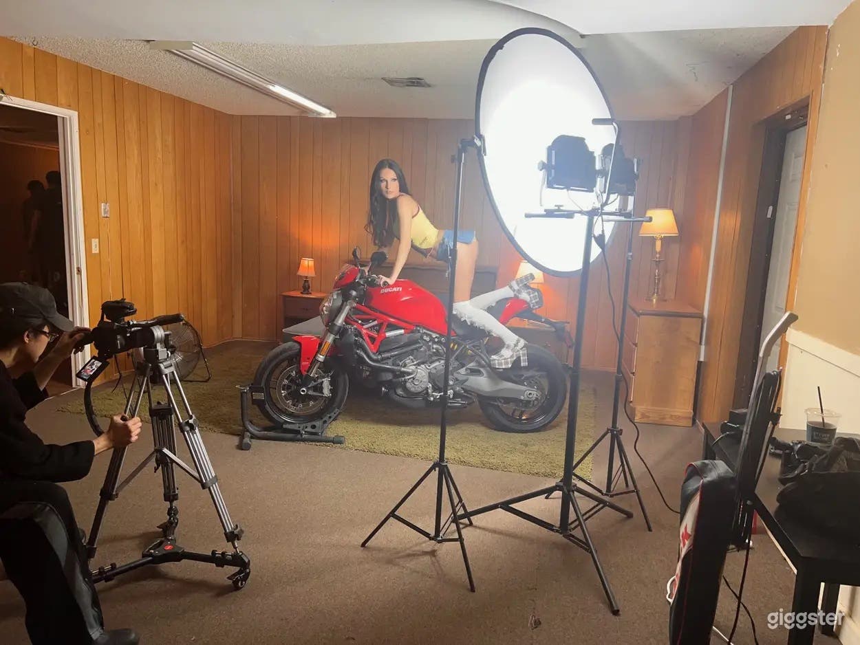 2020 DUCATI MONSTER 821 NAKED SPORTS motorcycle Photo 1