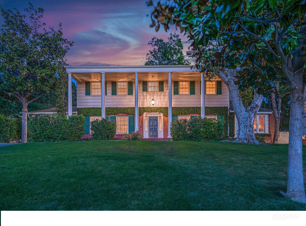Beautiful Vintage All-American Family Home Photo 1