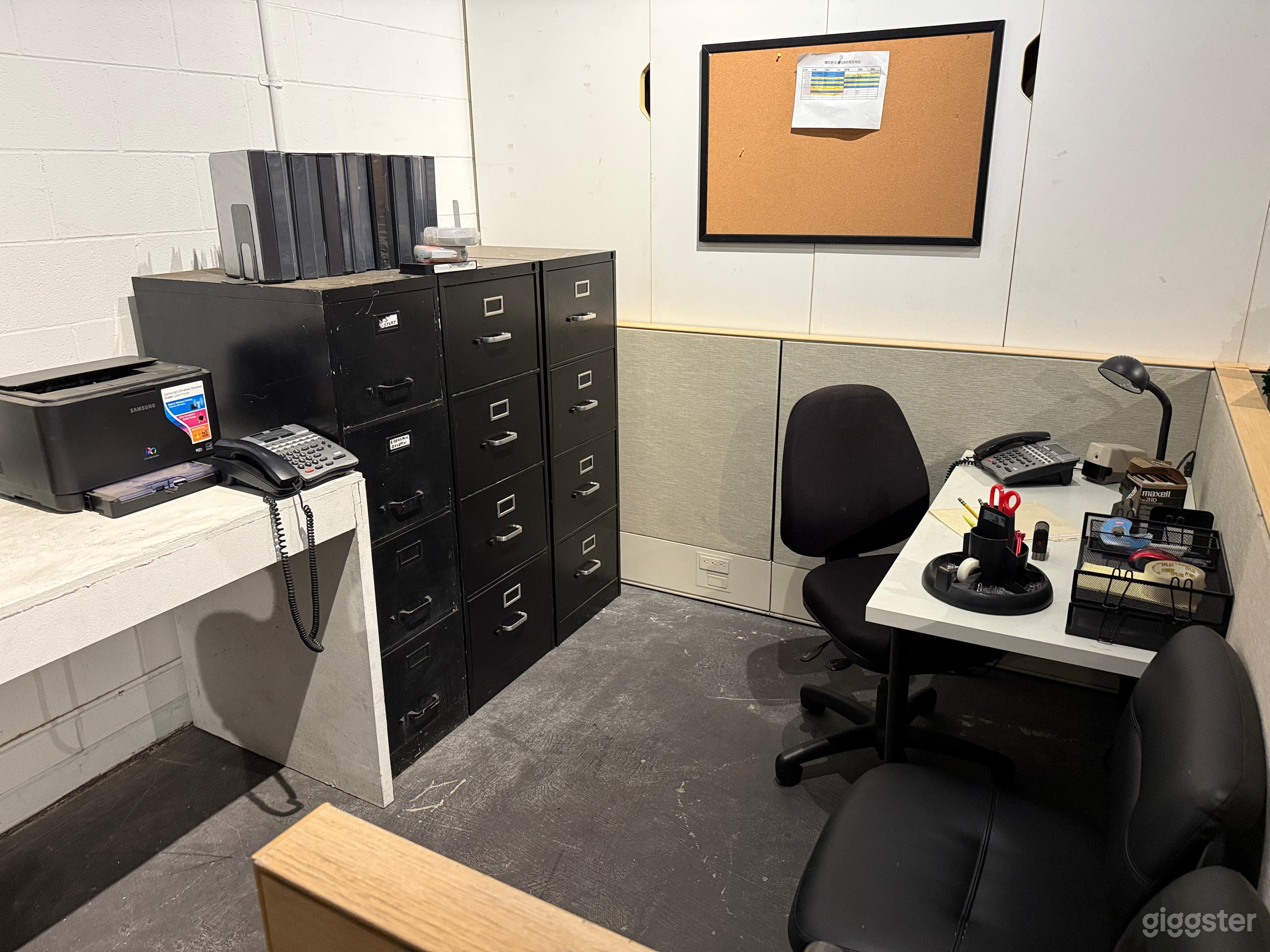 Office cubicles with lots of props  Photo 2