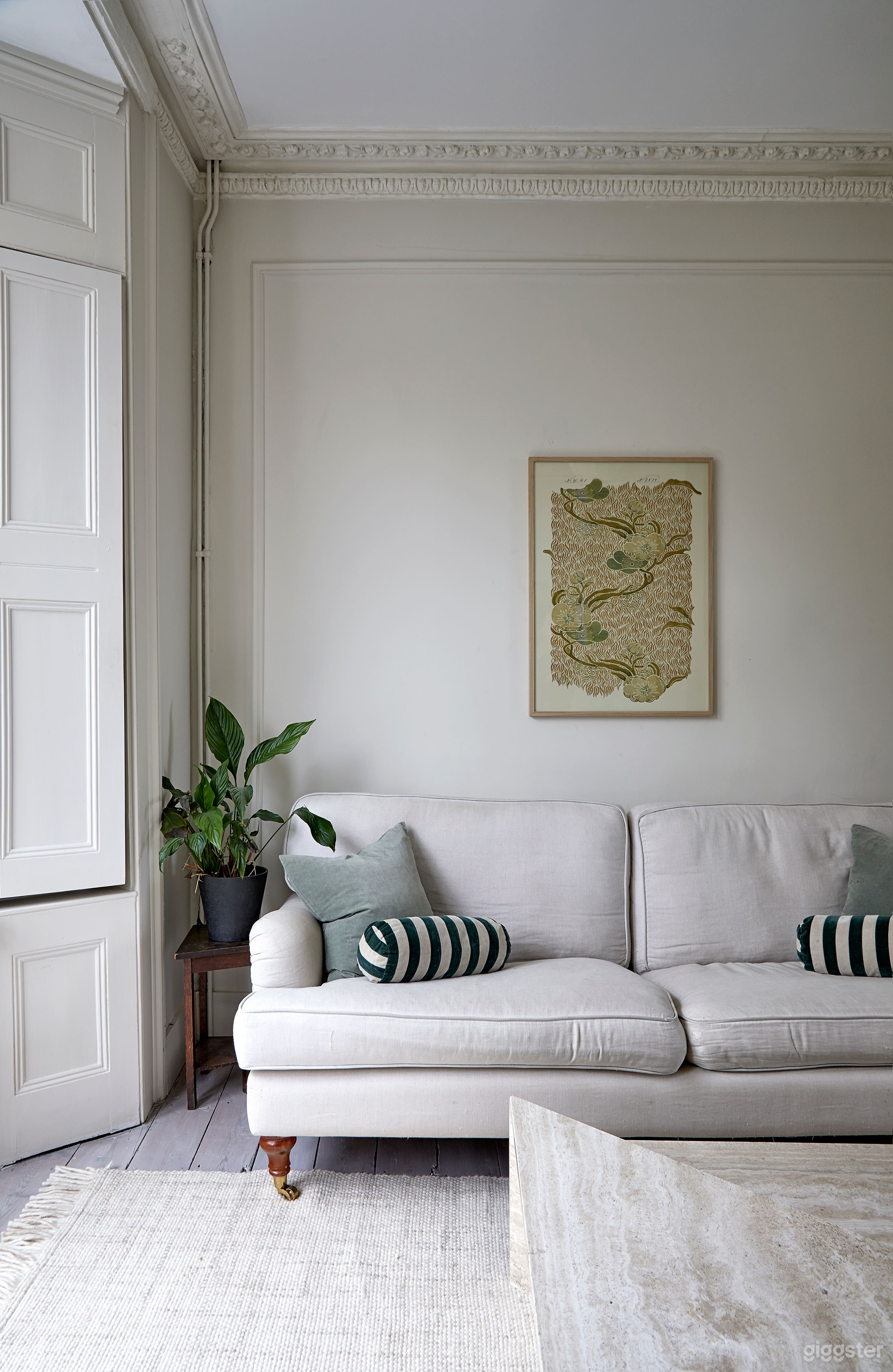 Hackney townhouse - in demand location house high ceilings Photo 4