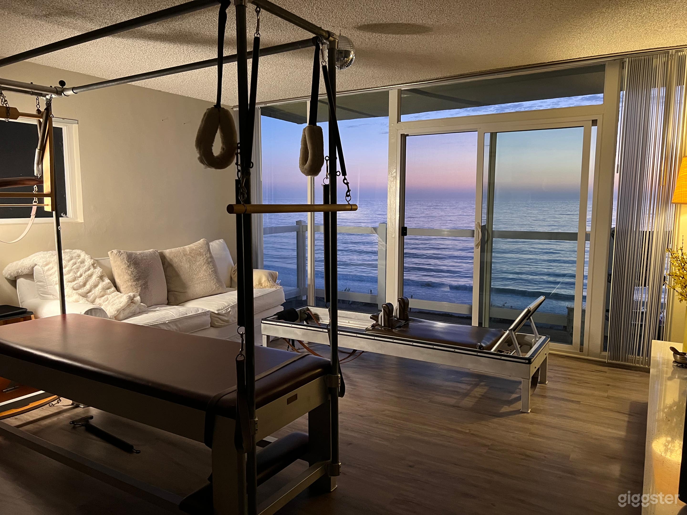 Cozy Apartment/Condo Unit in Redondo Beach Photo 2