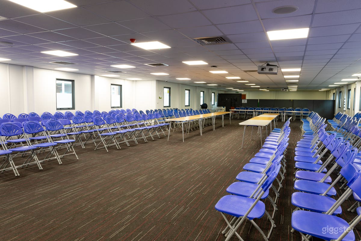 Exam Hall - Tottenham  Photo 3