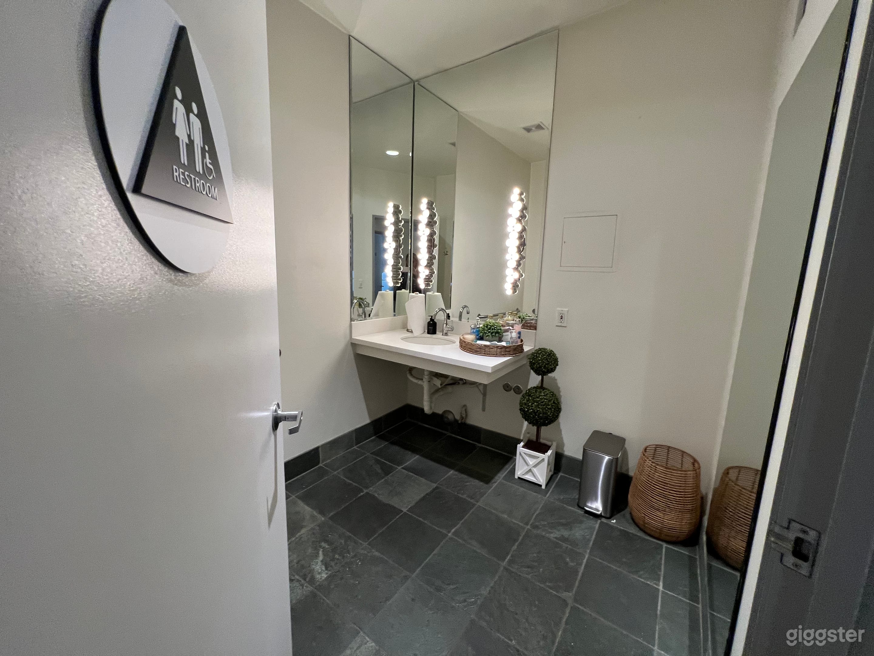 Modern Med SPA Photo 3