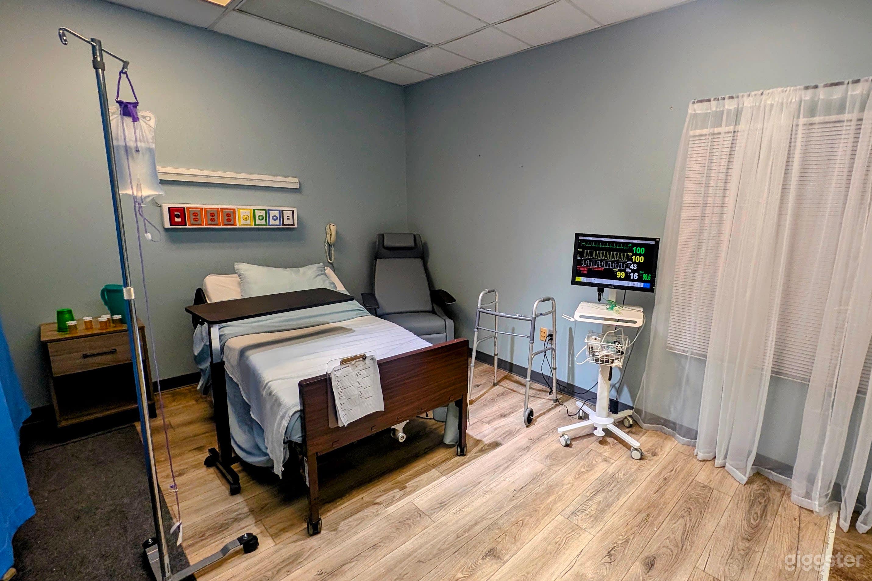 Hospital Patient Room Photo 4
