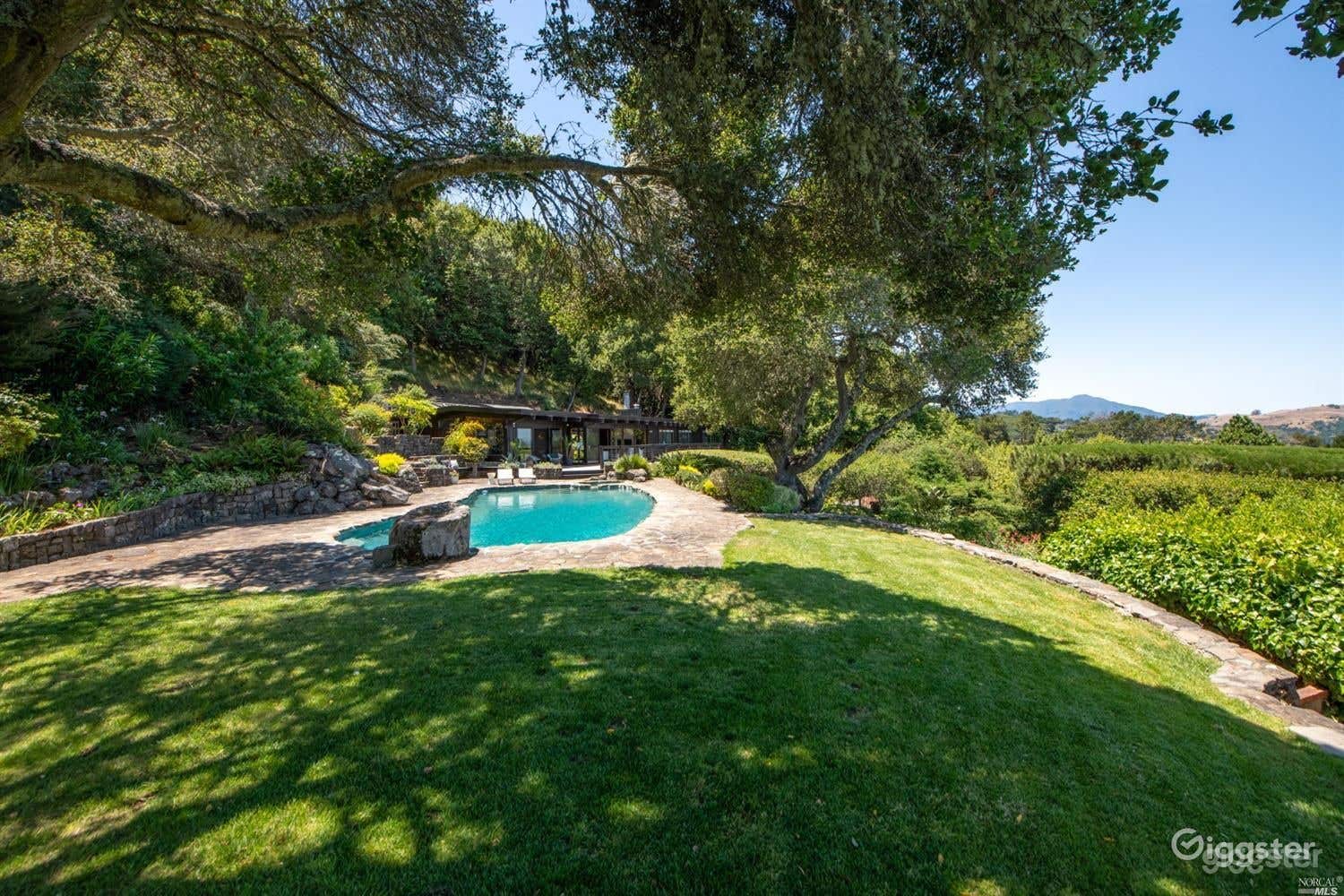 Midcentury custom pool, unobstructed ocean views Photo 4