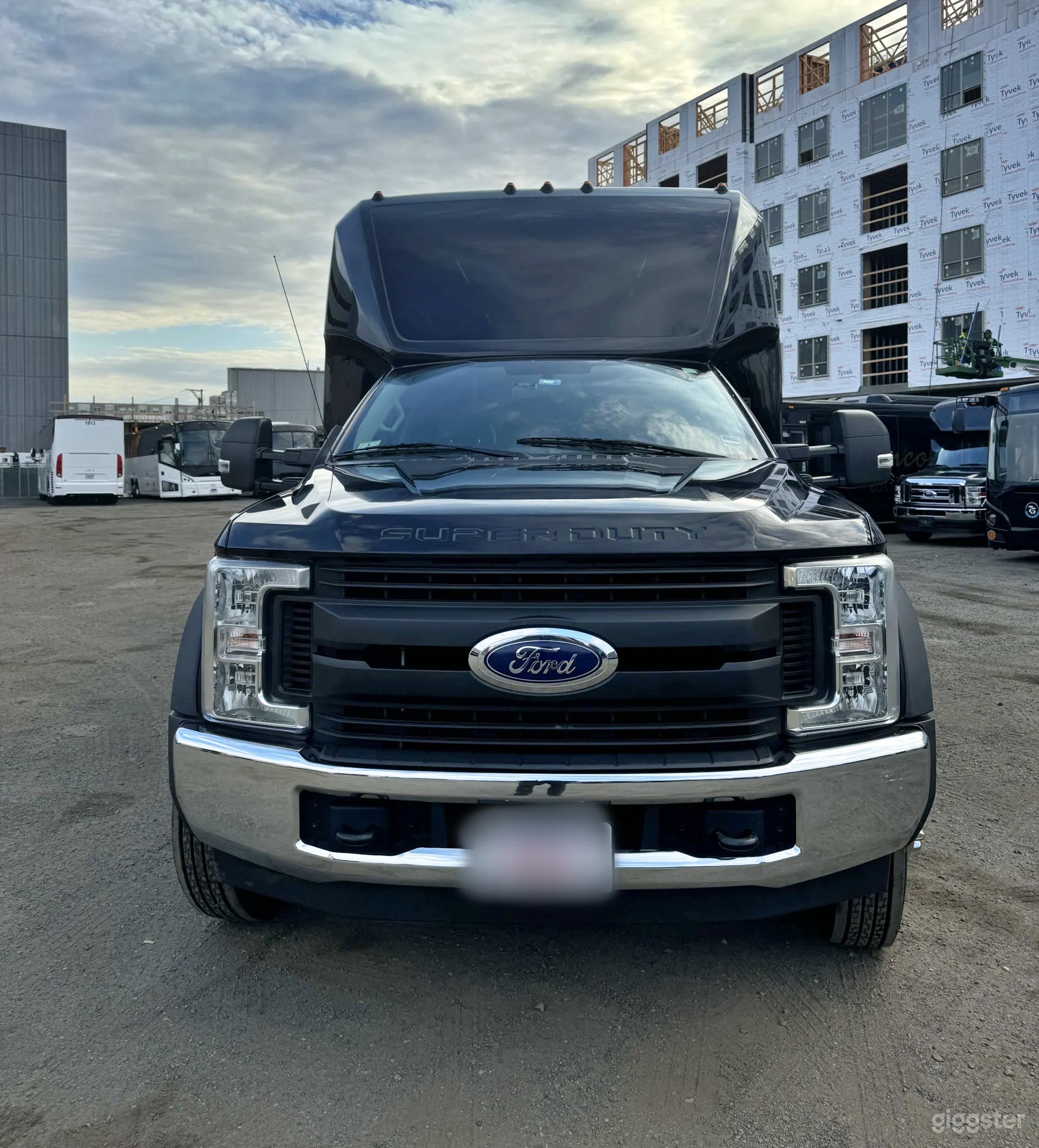 Ford F550 Mini Bus 76 Photo 4