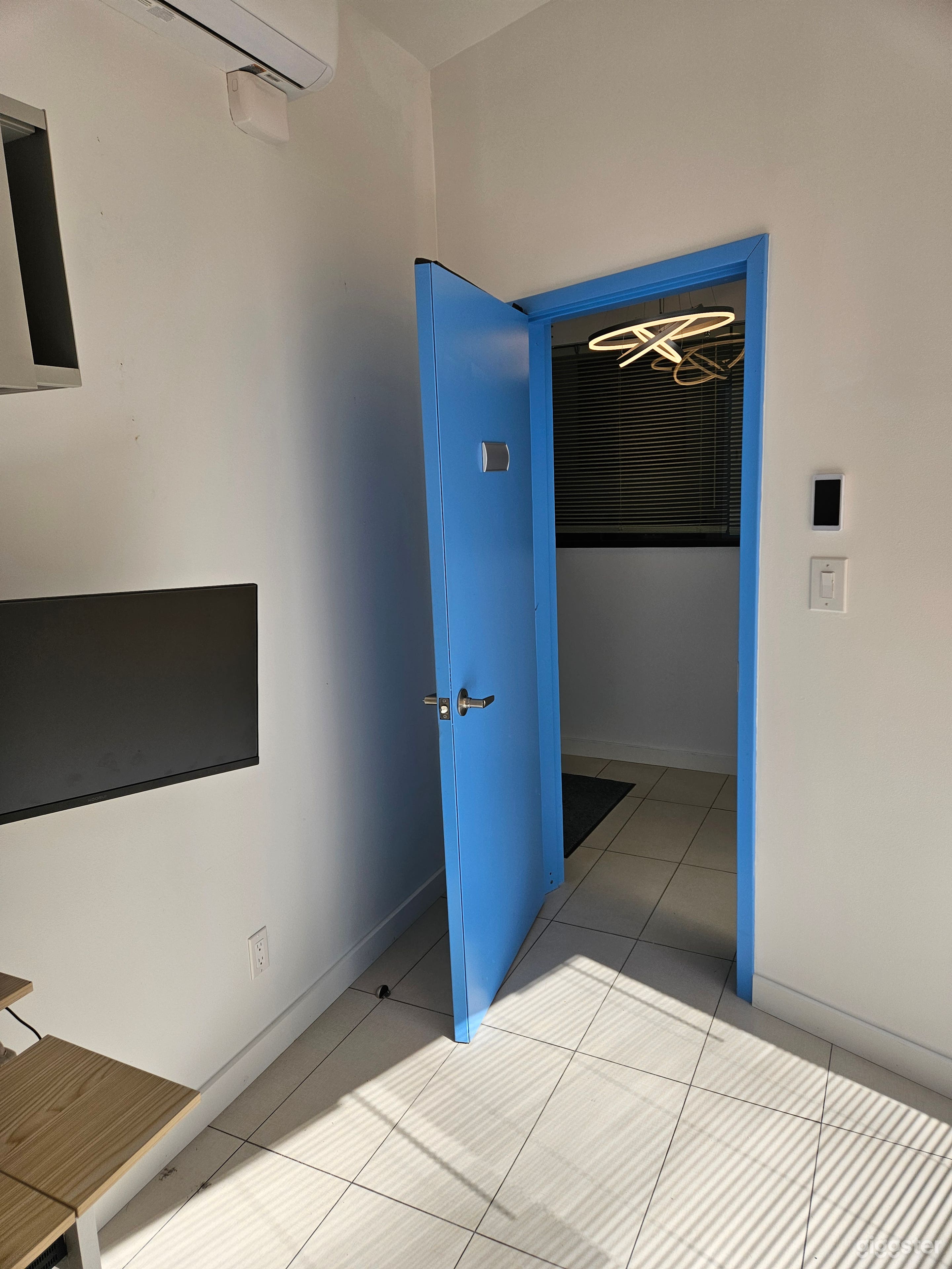 Commercial Office Photo 3