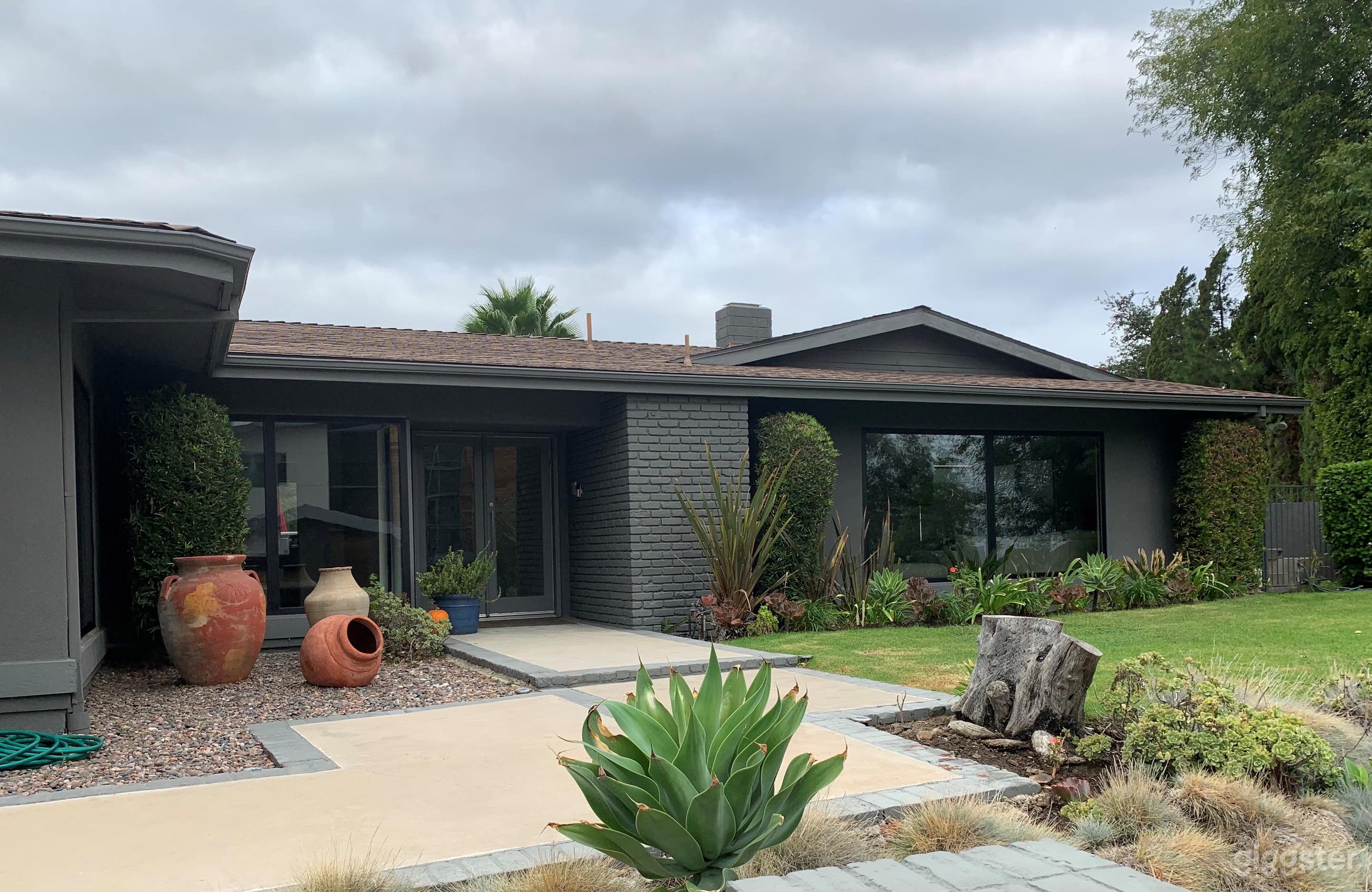 Contempory Home in Encino Hills Photo 1