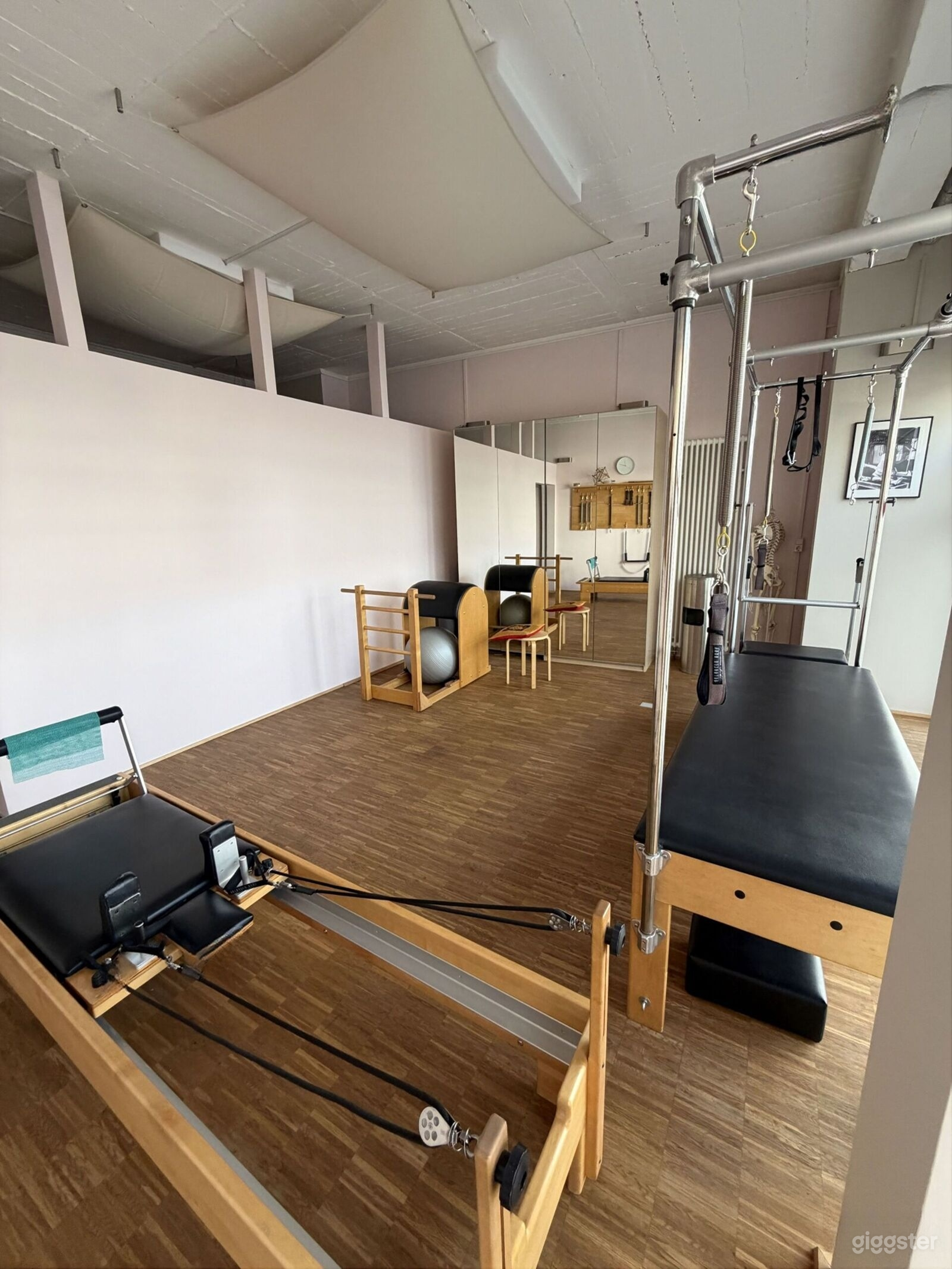 Gemütlicher Studio-Raum für Pilates Einzelstunden Foto 1