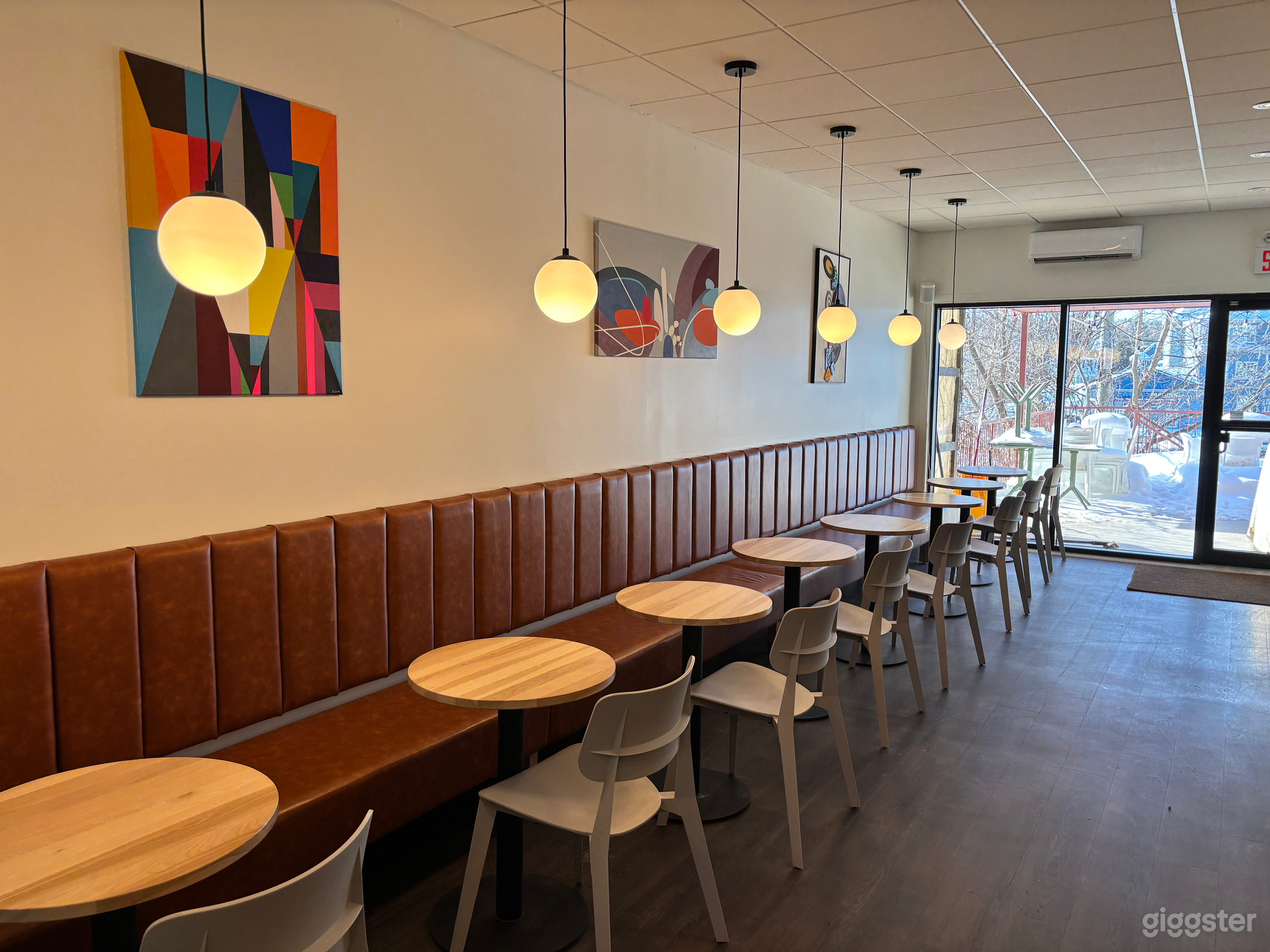 Cozy Riverside Event Space/Filming Location Photo 2