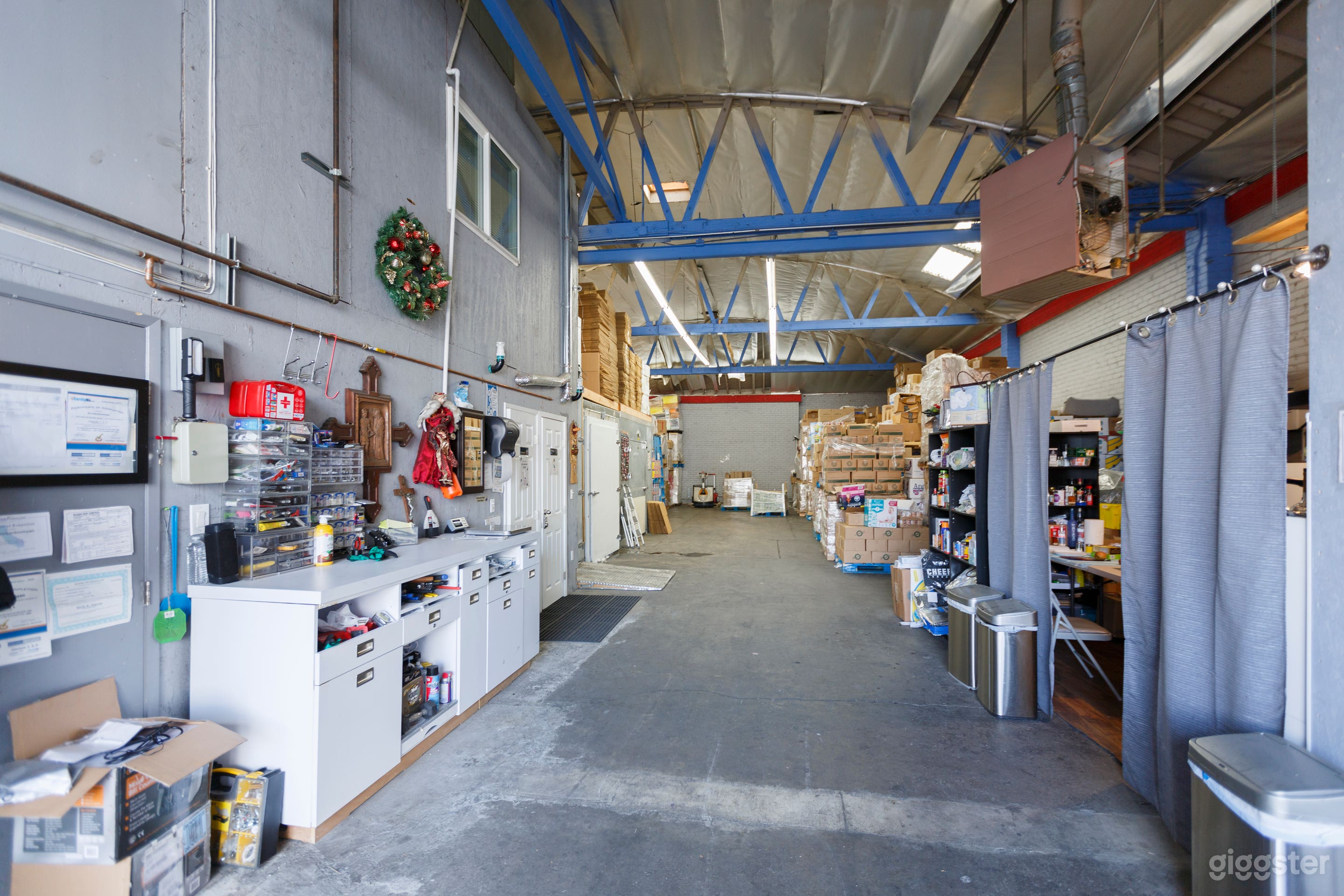 Huge food bank  Photo 1