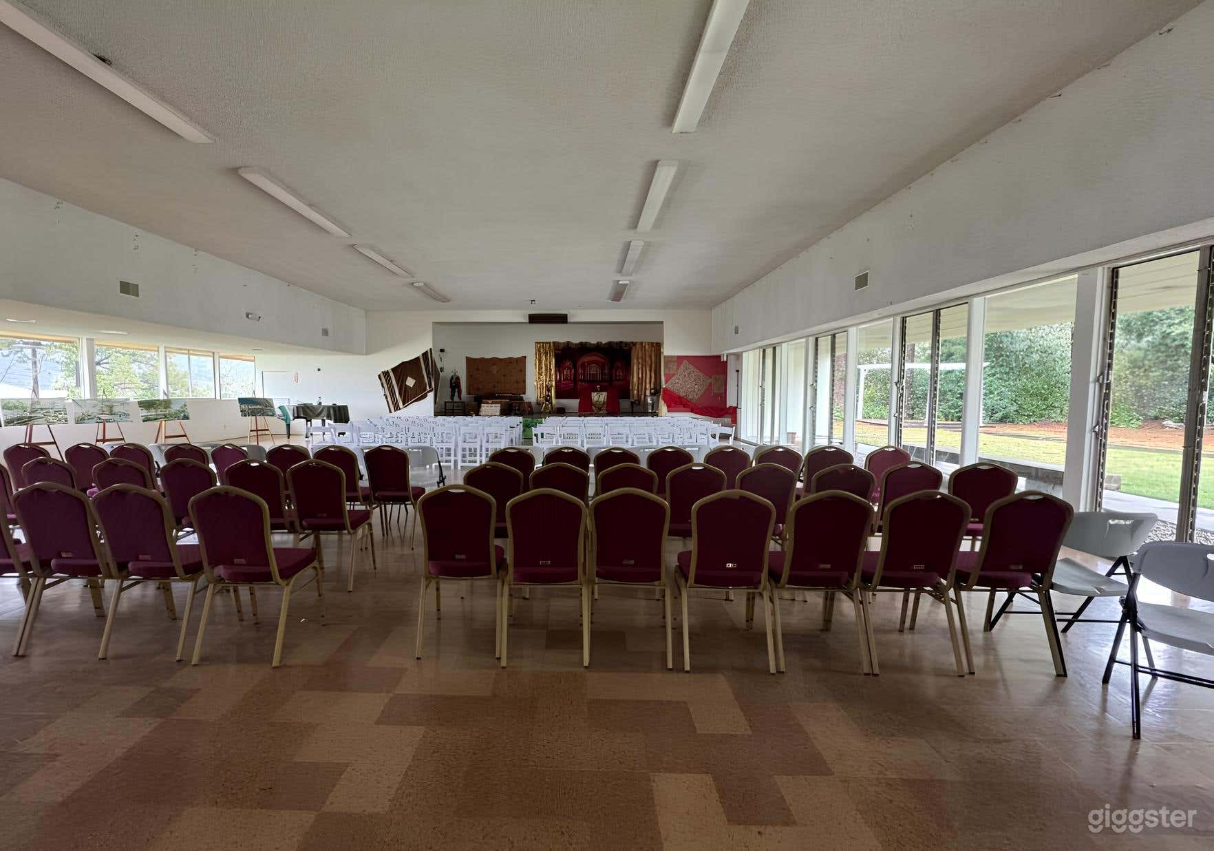 Spacious School Seminar Hall Photo 2