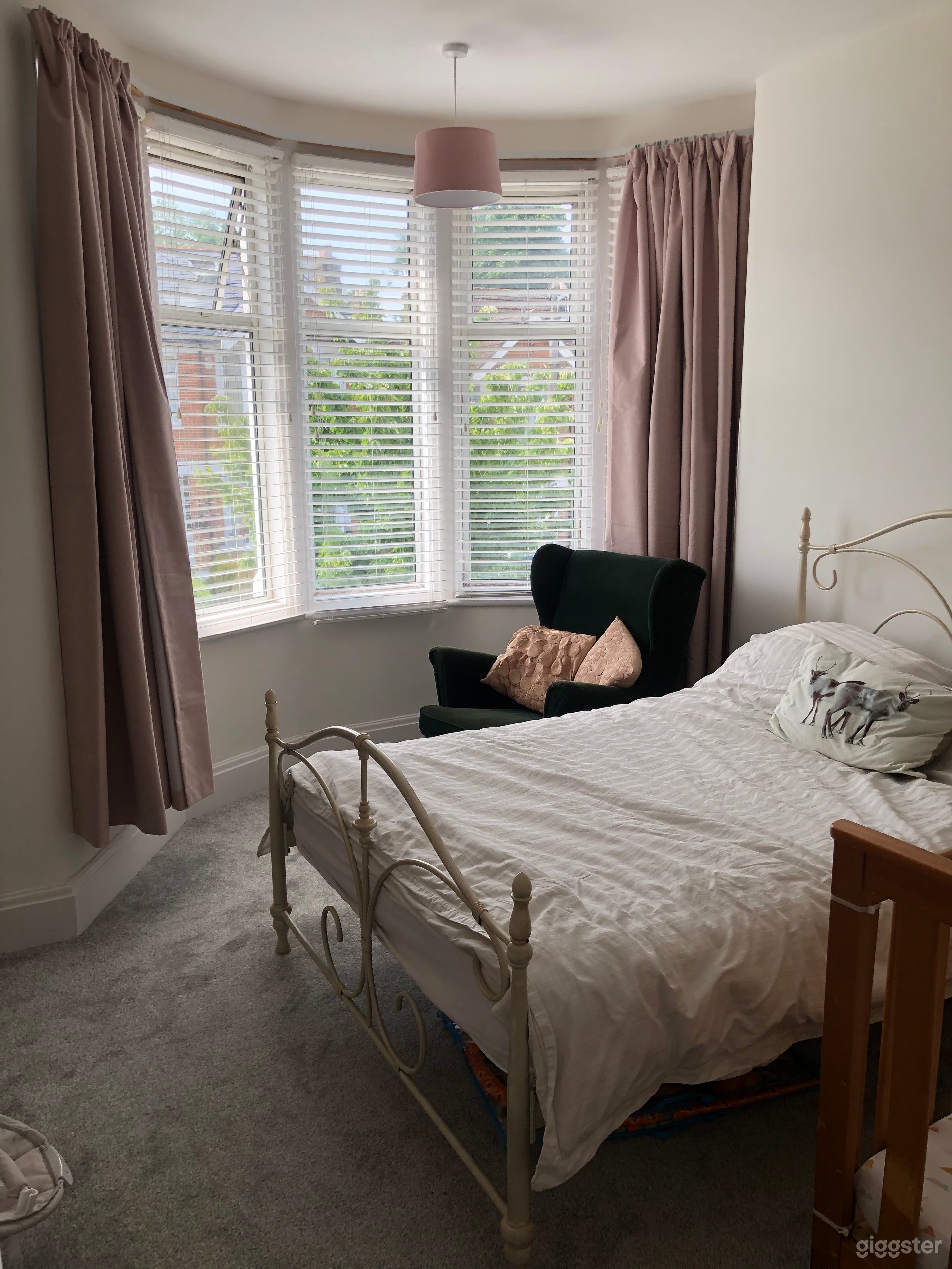 Victorian family home Photo 4