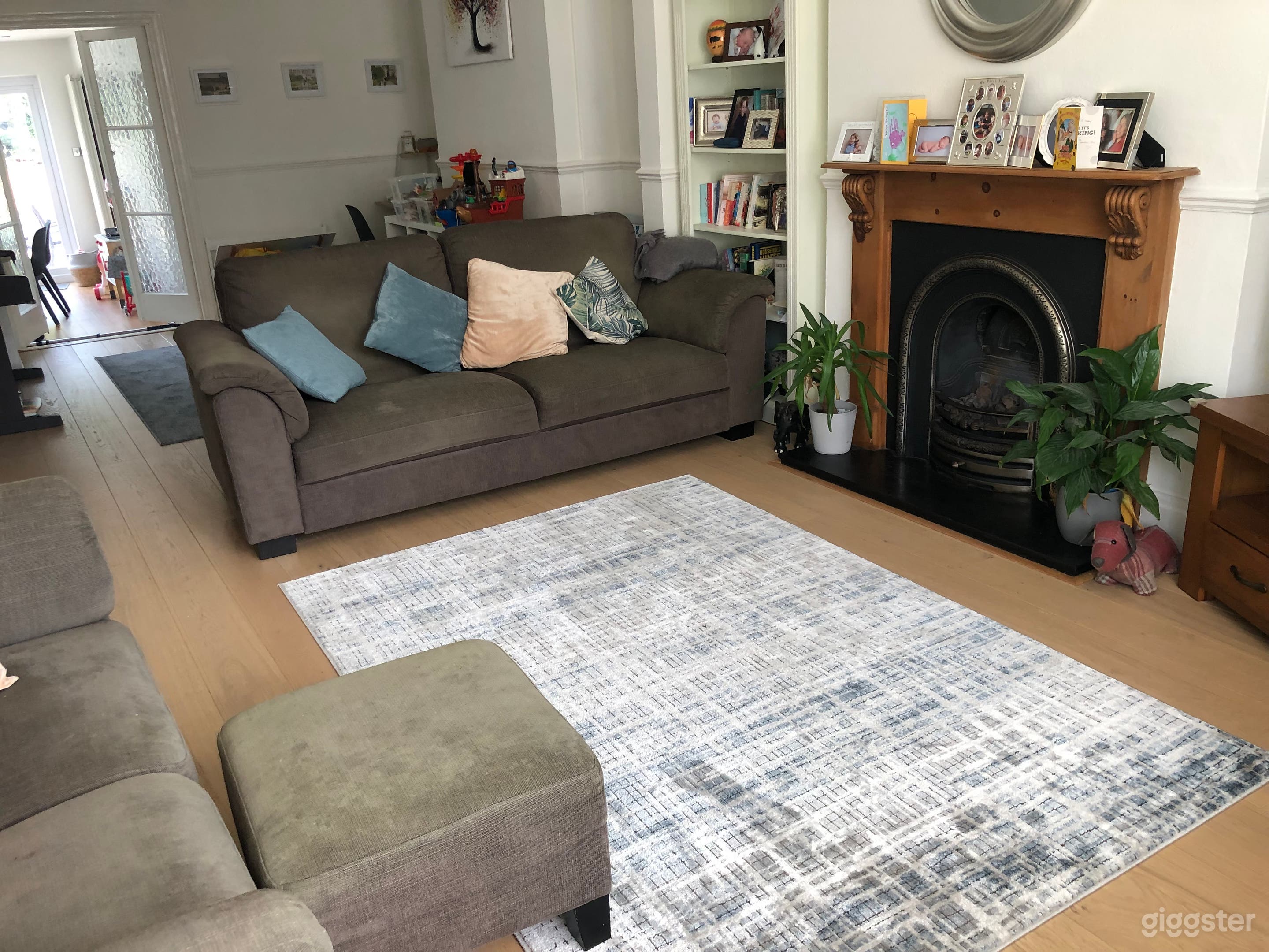 Victorian family home Photo 3