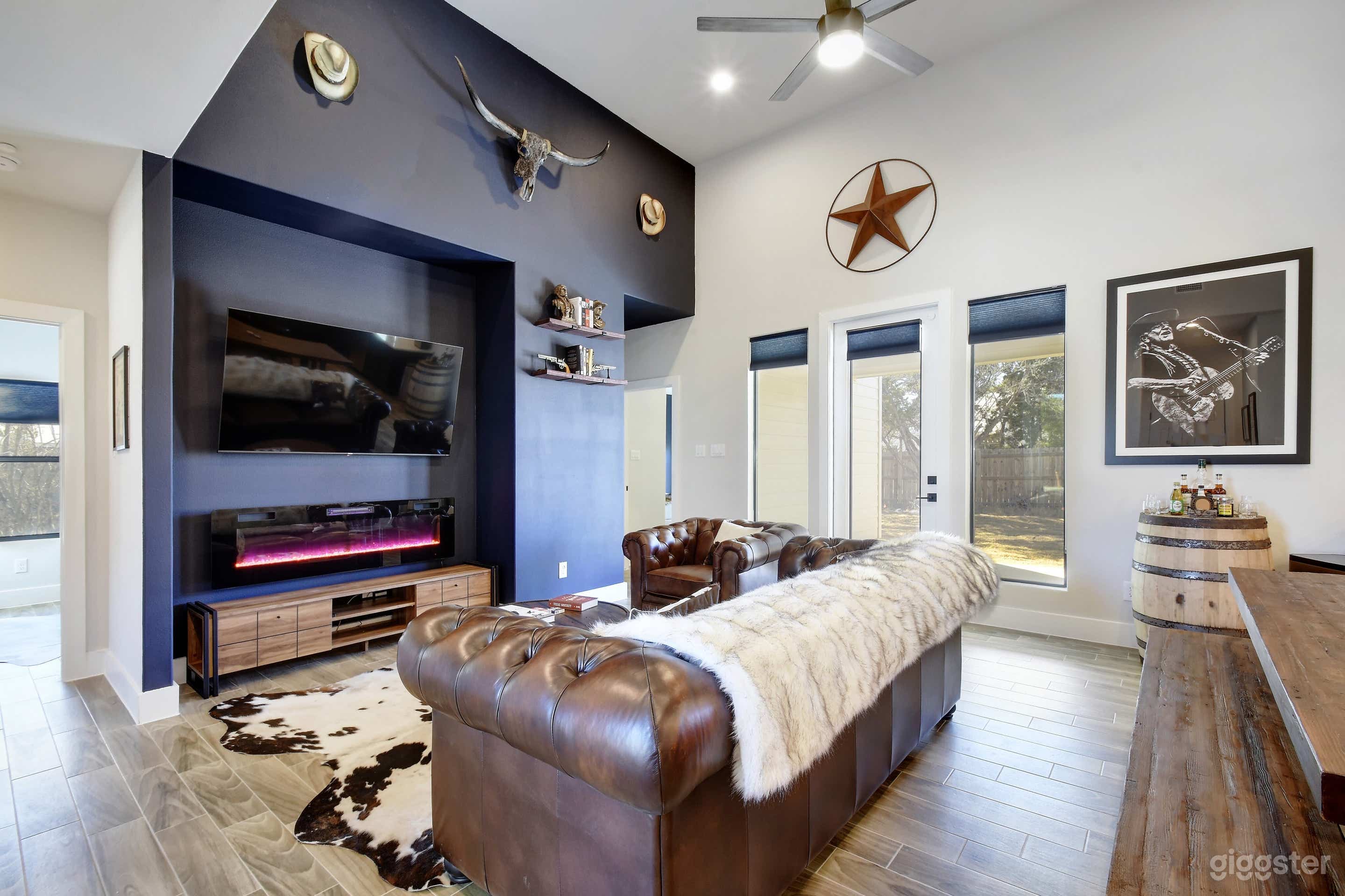 The Outlaw Hill Country House Photo 3