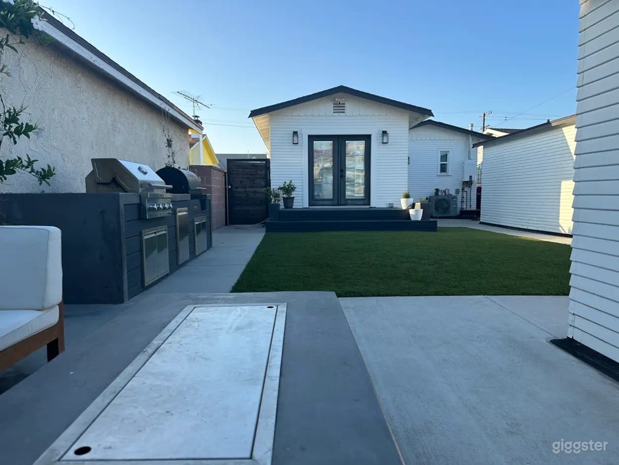 Clean Modern Backyard Photo 1