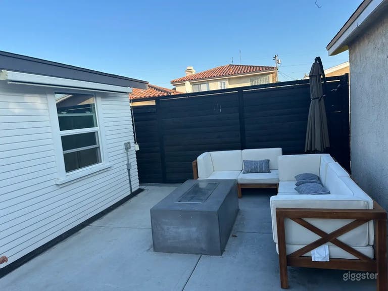  Clean Modern Backyard 