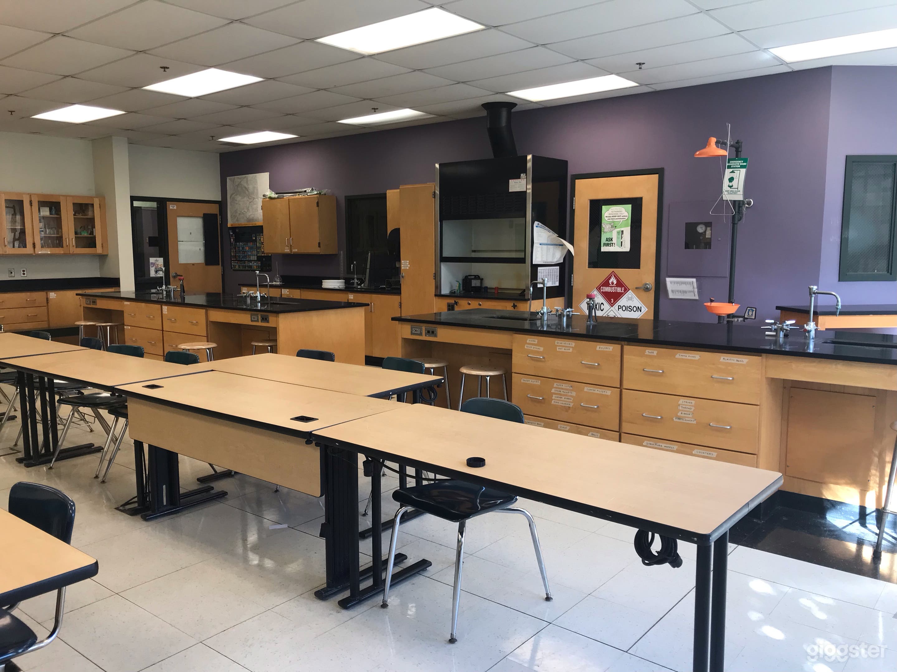 Modern Science Laboratory for Film & Photoshoots Photo 2