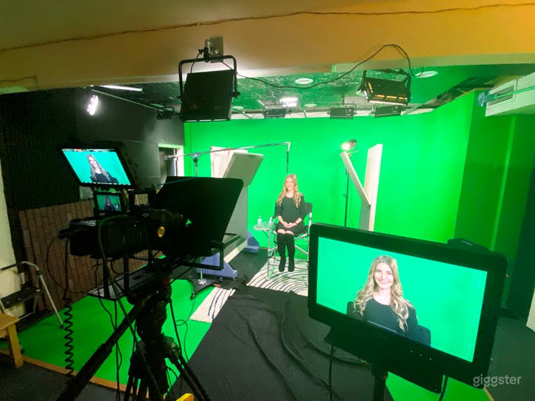  Green screen with typical client setup in place 