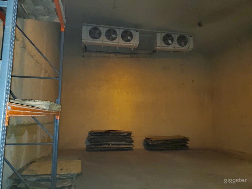 4000 SF of Storage or Cold Storage (Freezing) Photo 2