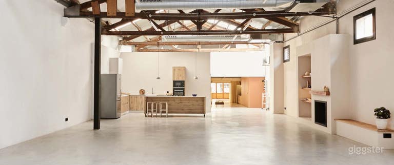  Warm and Designer Space 