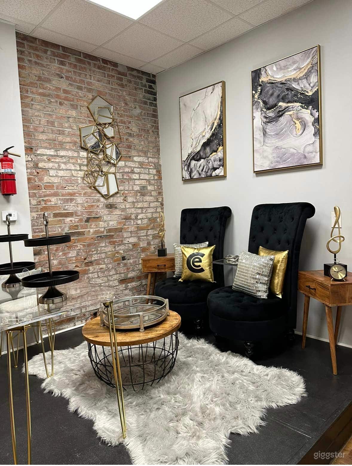 Exceptional Loft Space For Various Events  Photo 2