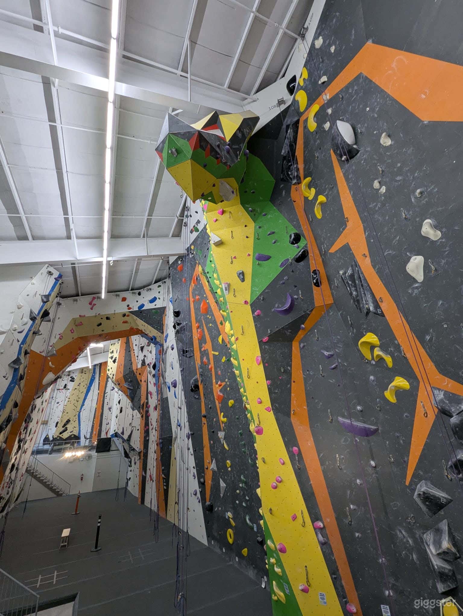 Bright &amp; Spacious Climbing Gym Photo 3