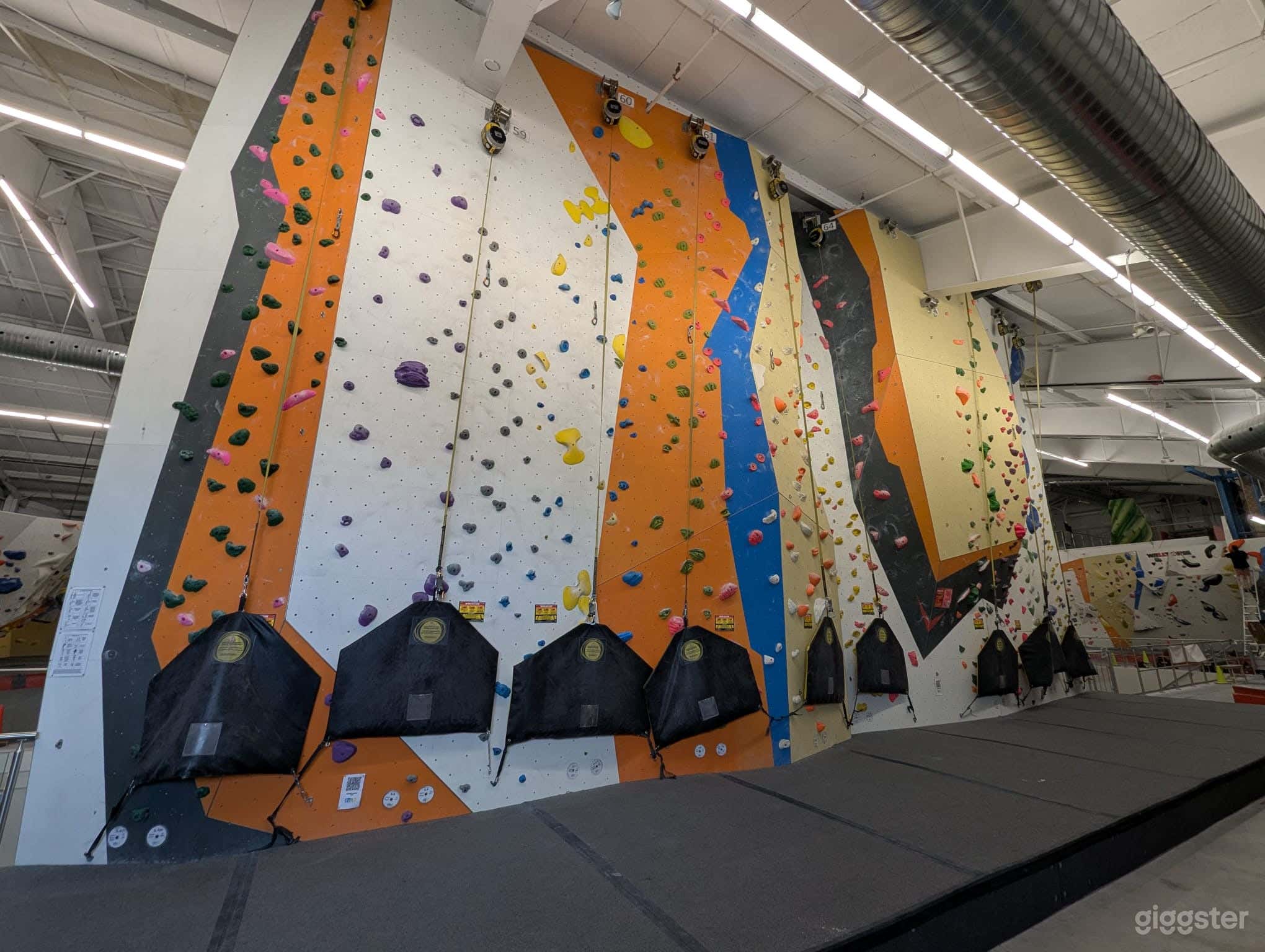 Bright &amp; Spacious Climbing Gym Photo 2