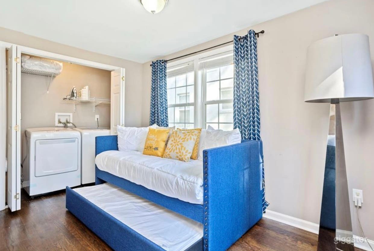 Modern 3BD Cottage Home w/Private Hot Tub Photo 3